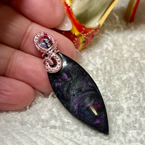 🌸💖stunning sparkly wrapped resin pendant, marquis shape - Picture 6 of 9